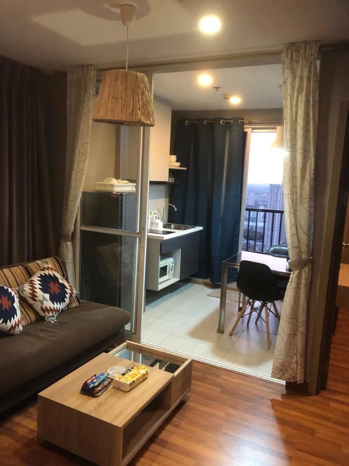 9876 – 101_living_room.jpg