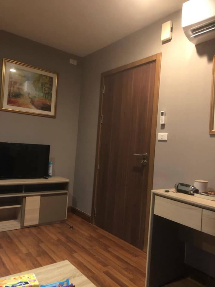 9876 – 104_living_room.jpg