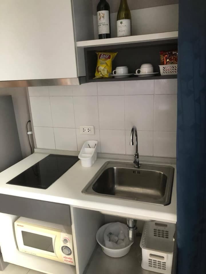 9876 – 401_kitchen.jpg