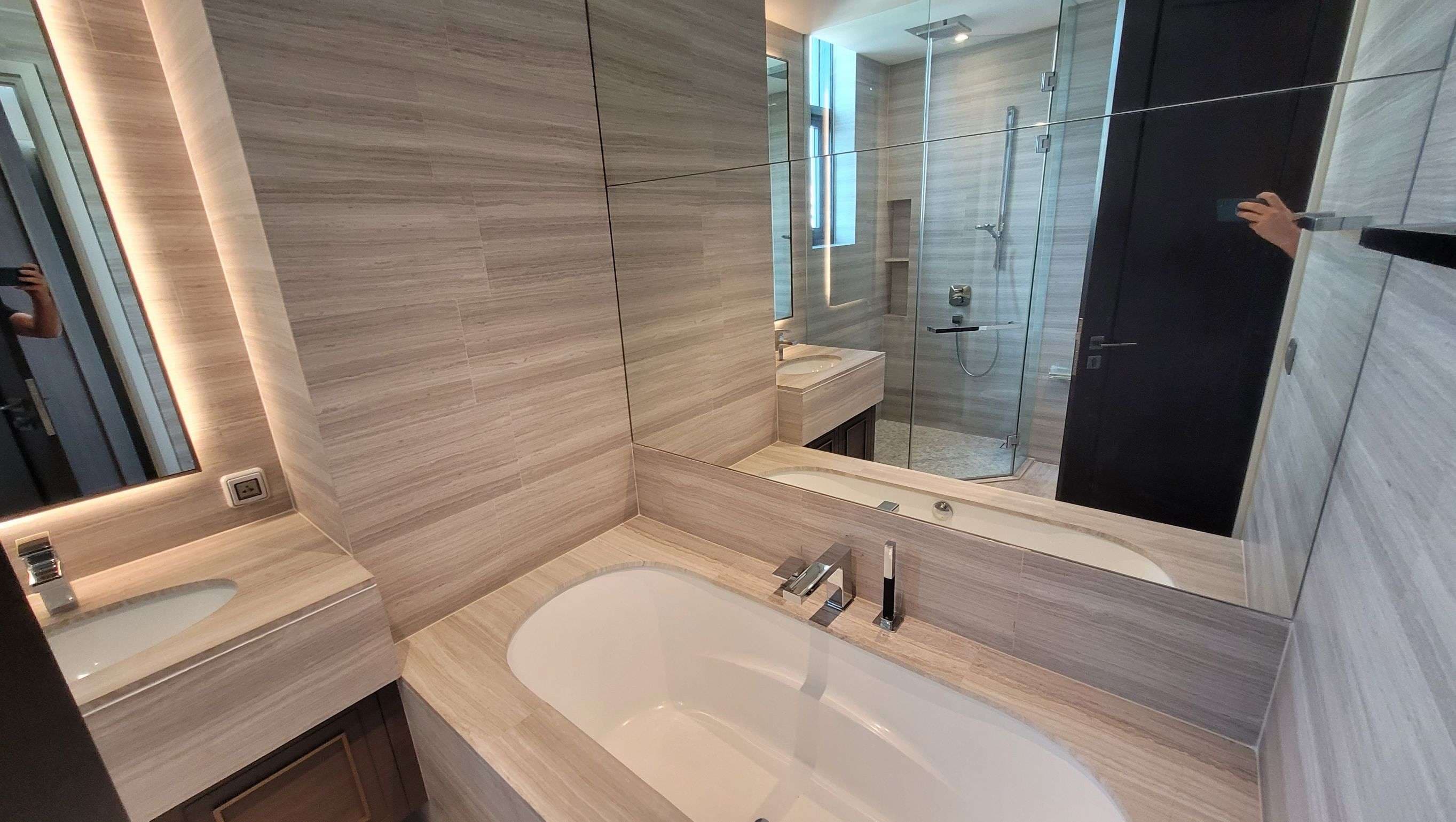 9817 – new1022.jpg